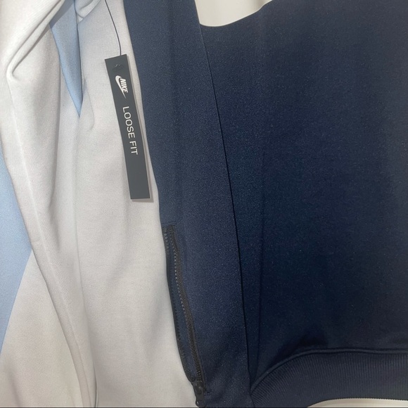 Women’s Nike Sweatshirt- size small - Picture 5 of 6